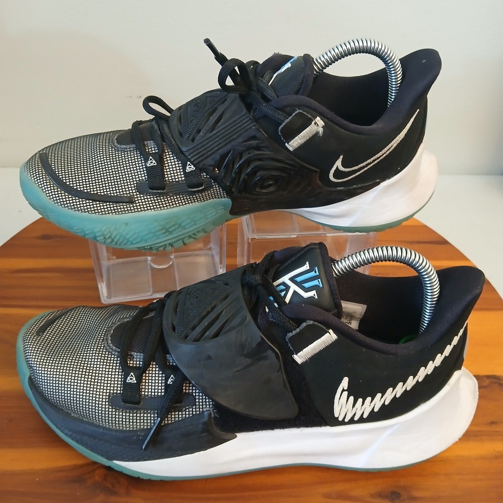 Nike Kyrie Low 3 Mens 8.5 Black White Basketball Shoes Sneakers CJ1286-001